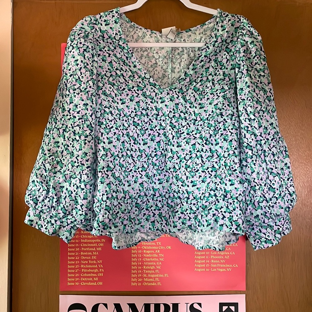 Floral puff sleeve top